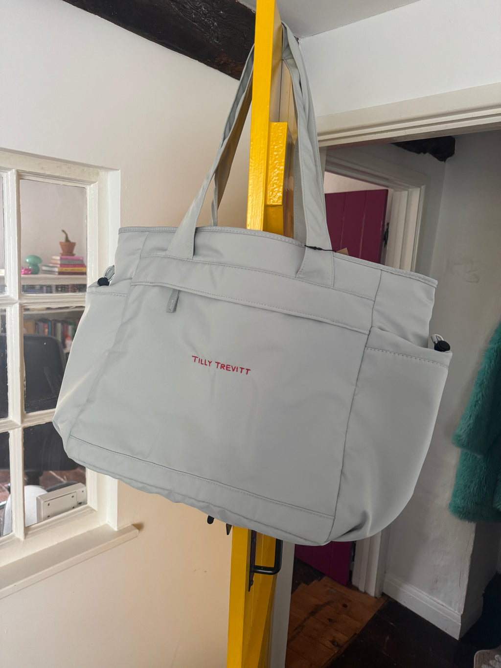 LOGO OVERNIGHT/WEEKEND BAG